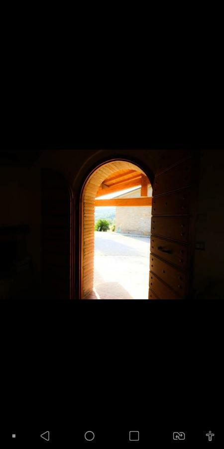 Agriturismo La Tana Читта-ди-Кастелло Экстерьер фото